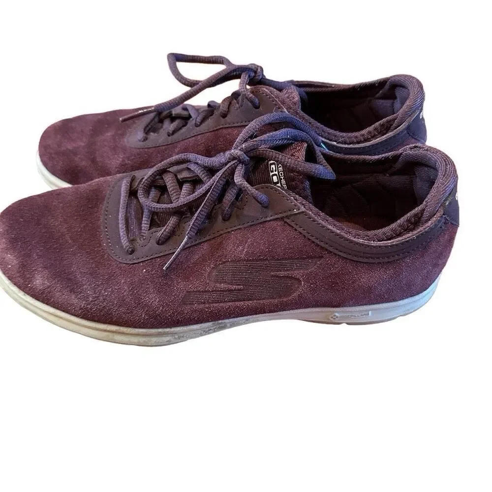 Sketchers maroon tennis shoes- size 8